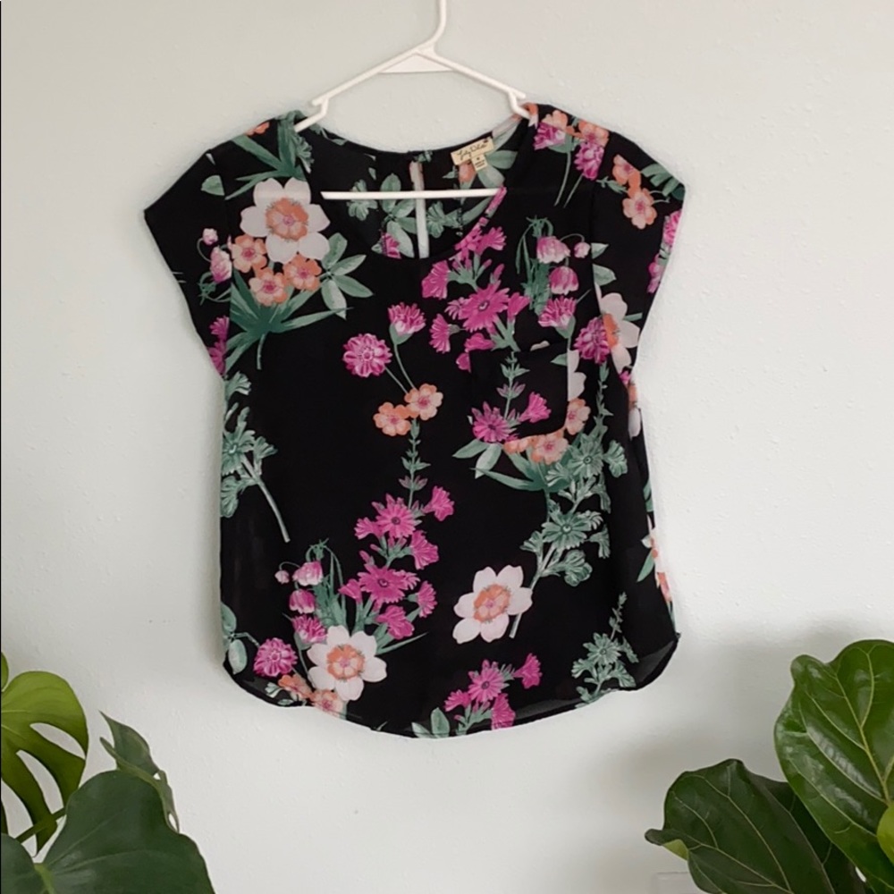 Floral short sleeve